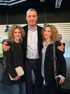 Amore Twins with Mayor Volodymyr Klychko